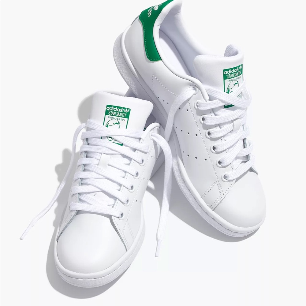 Adidas Stan Smith Size 7 Youth/Women’s 8–8.5
Green and White